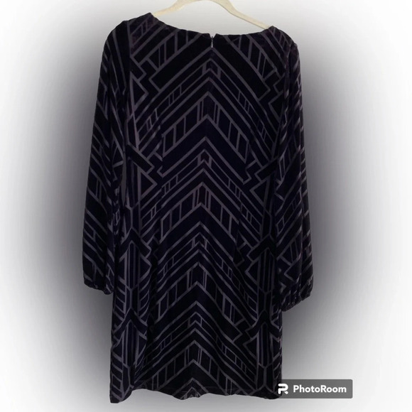 VINCE Camuto Purple Velvet Geometric Shift Dress Size  4 - Picture 3 of 16